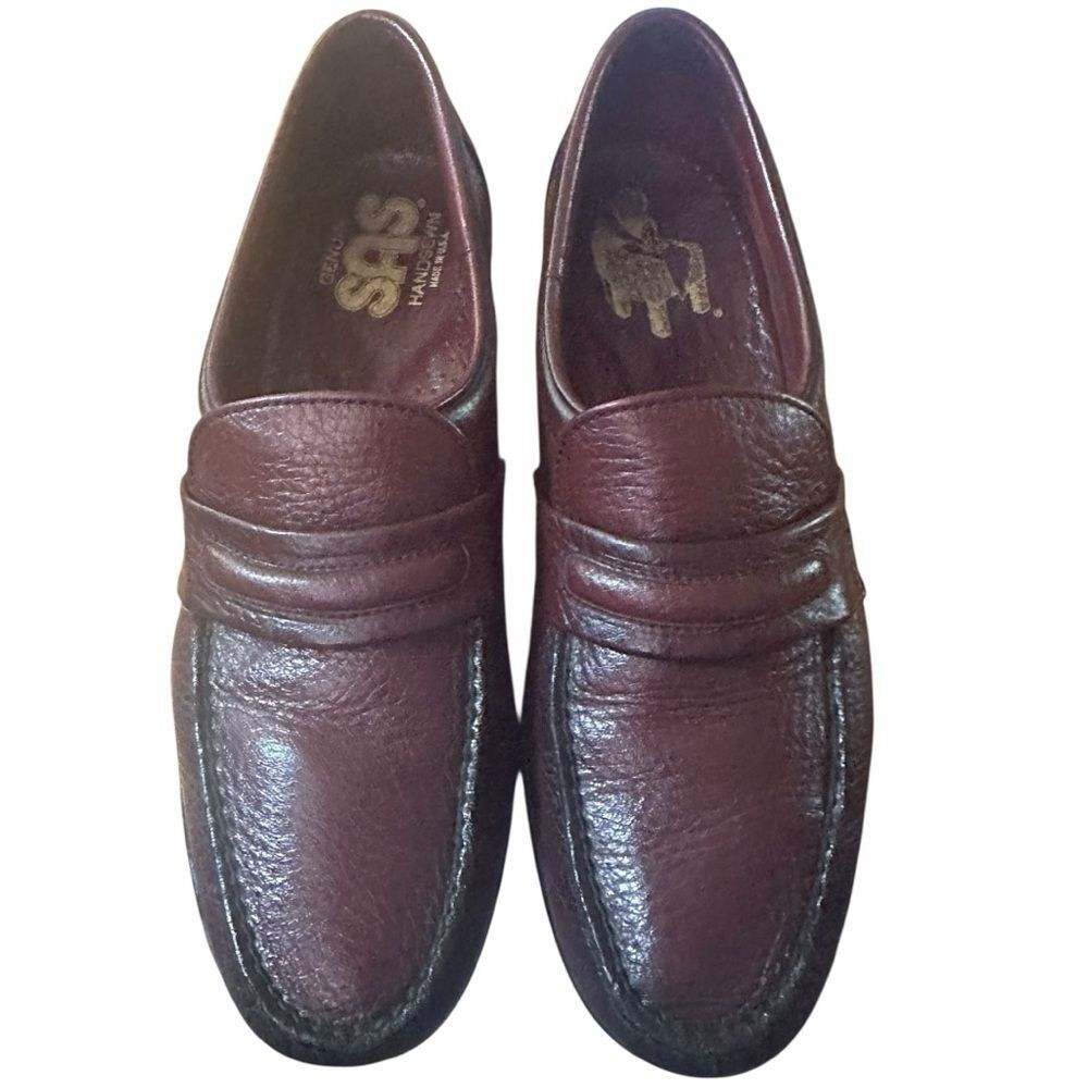 SAS (San Antonio Shoemakers) size 9.5 Side Gore slip-on loafers. Brown leather